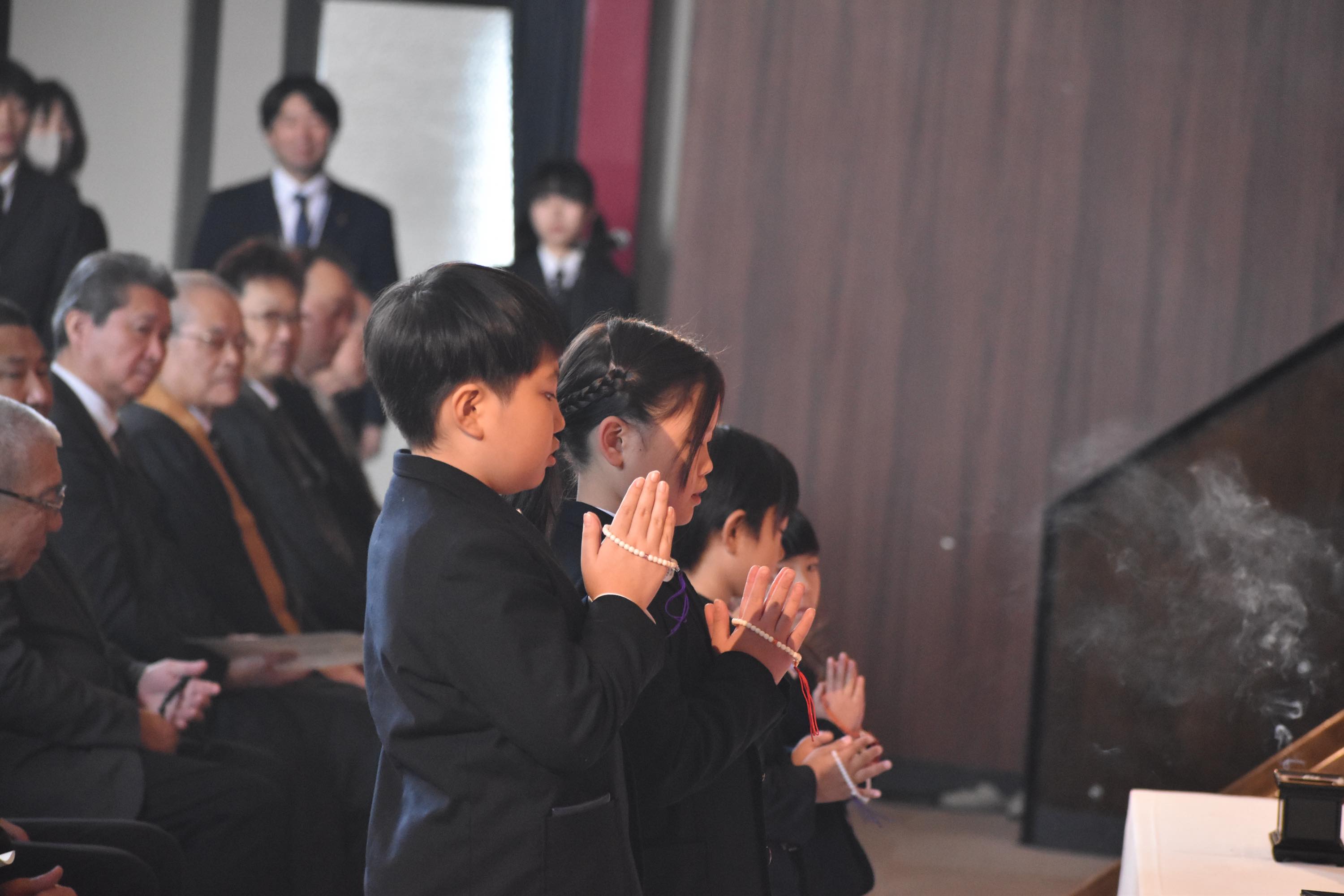 園児児童生徒代表お焼香