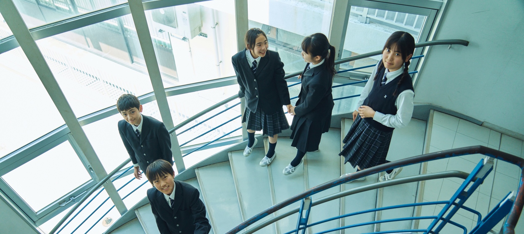 敬愛中学校