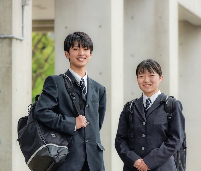敬愛高等学校の生徒たち