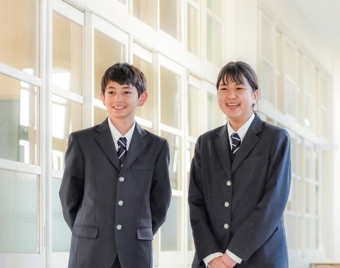 敬愛中学校の生徒たち